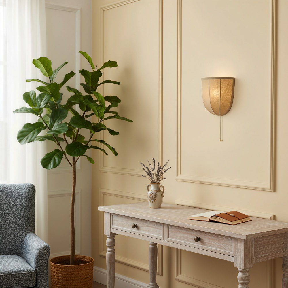 Customer room scene with Fablune wall lamp