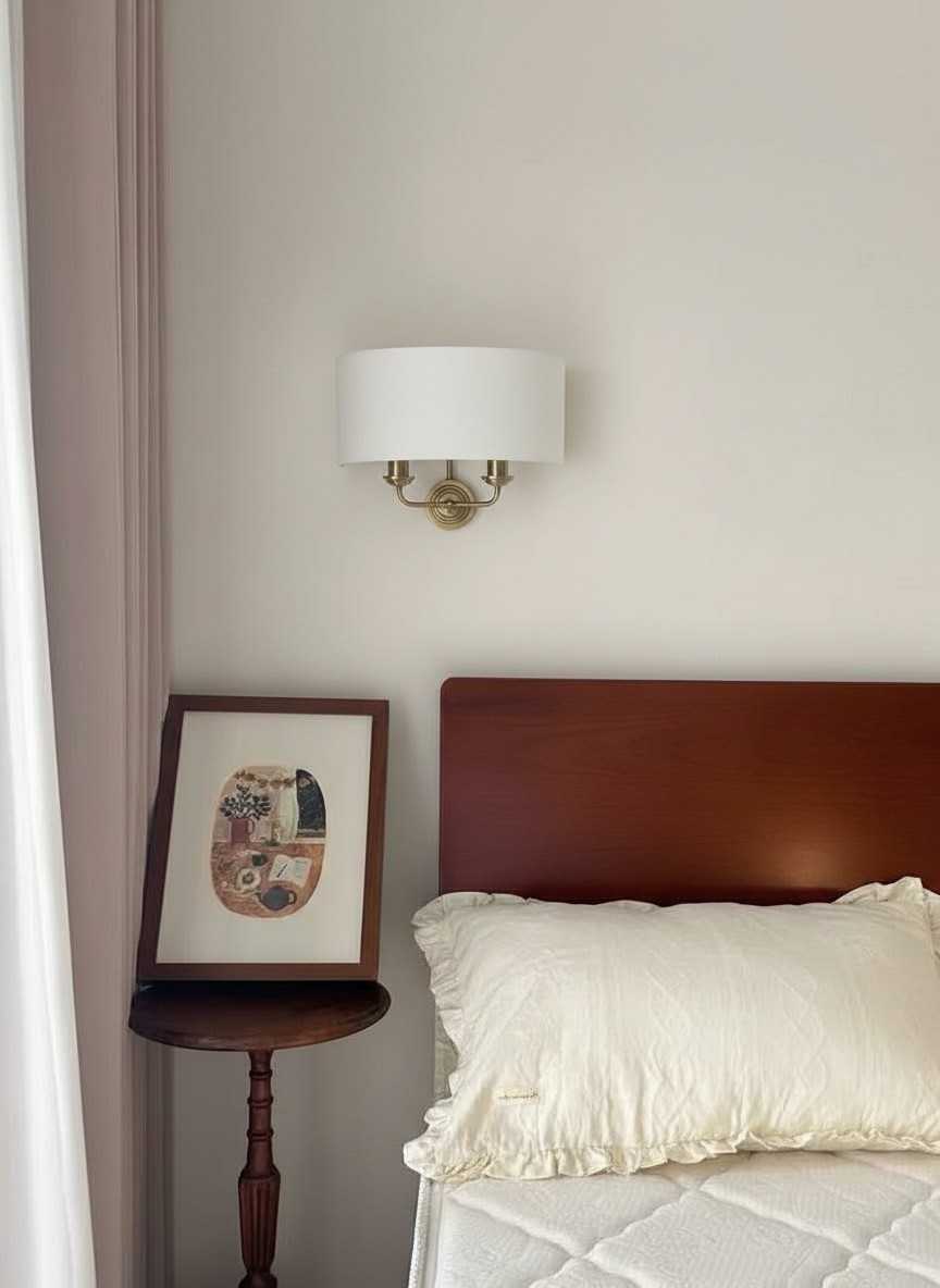Customer bedroom with Tela wall sconce