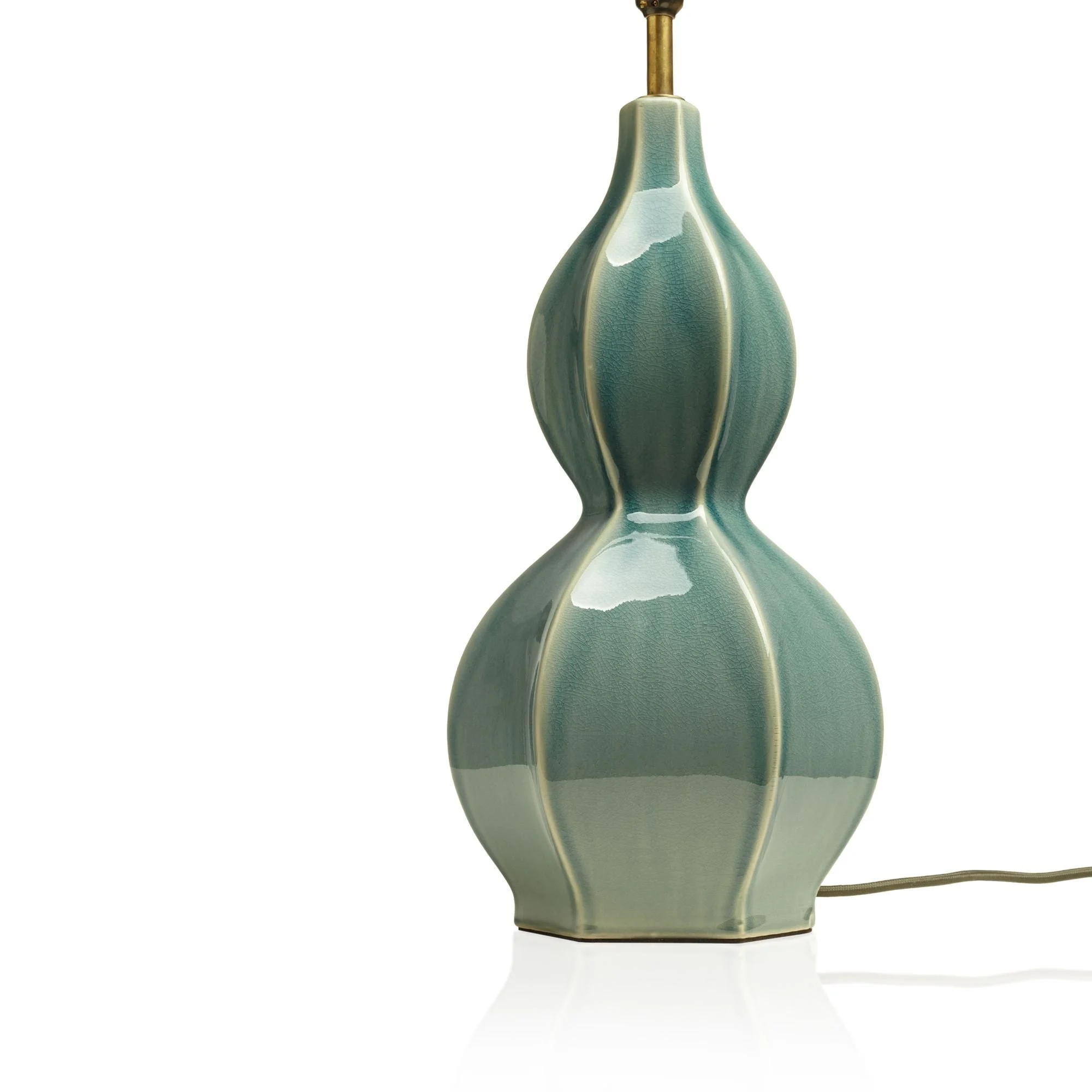Thalune ceramic lamp base close-up