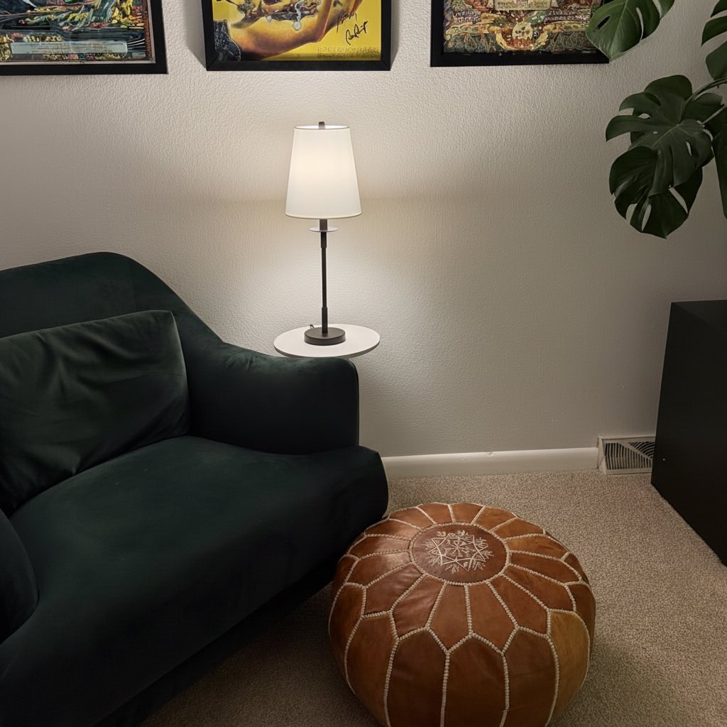 Customer lounge scene with Rowan lamp