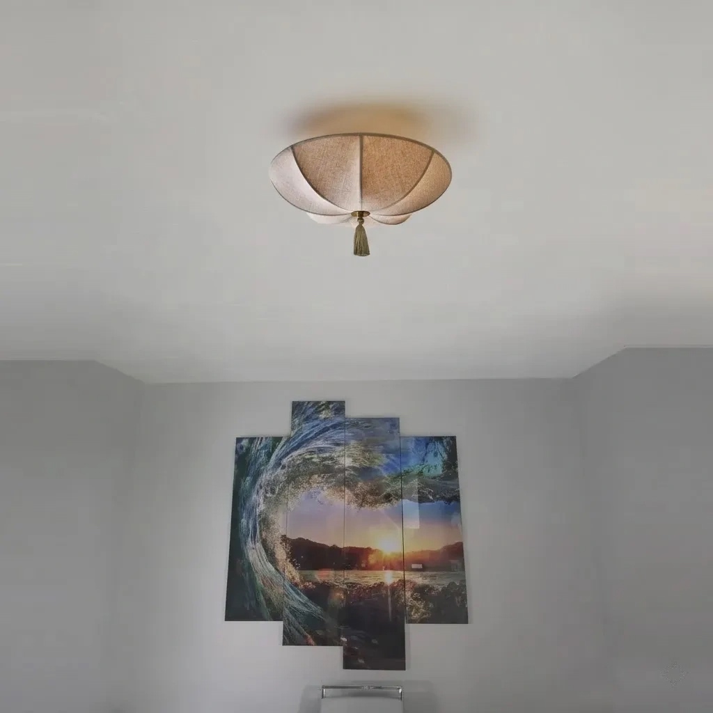 Customer room with Valoflor ceiling light