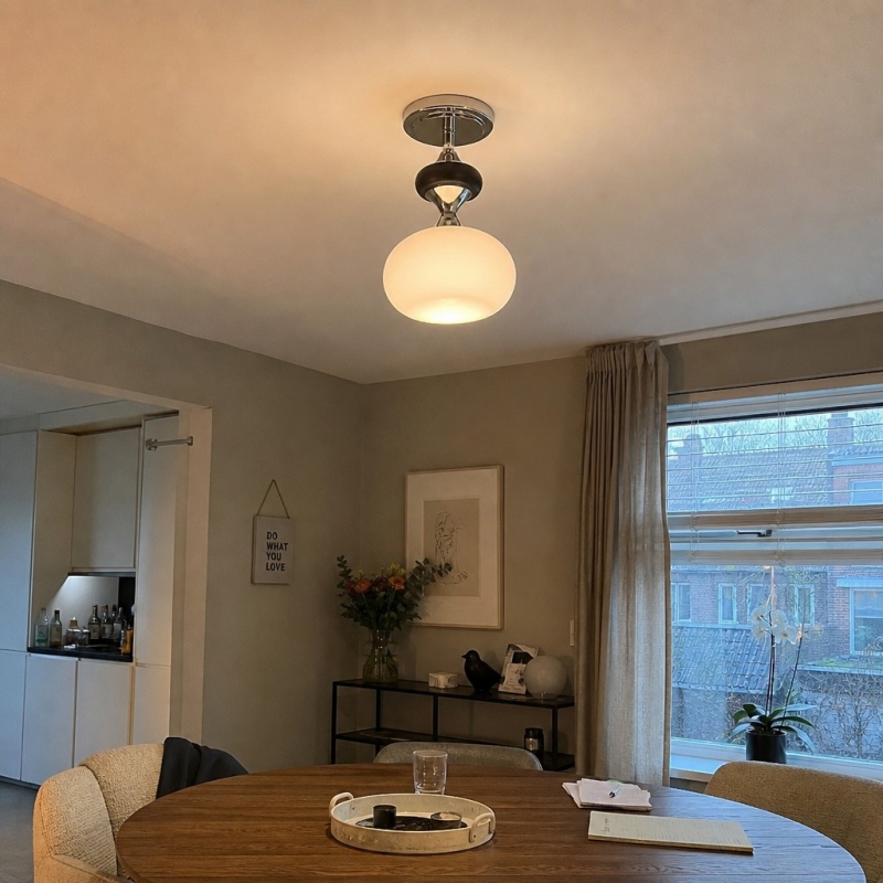 Customer room with Valesey ceiling lamp