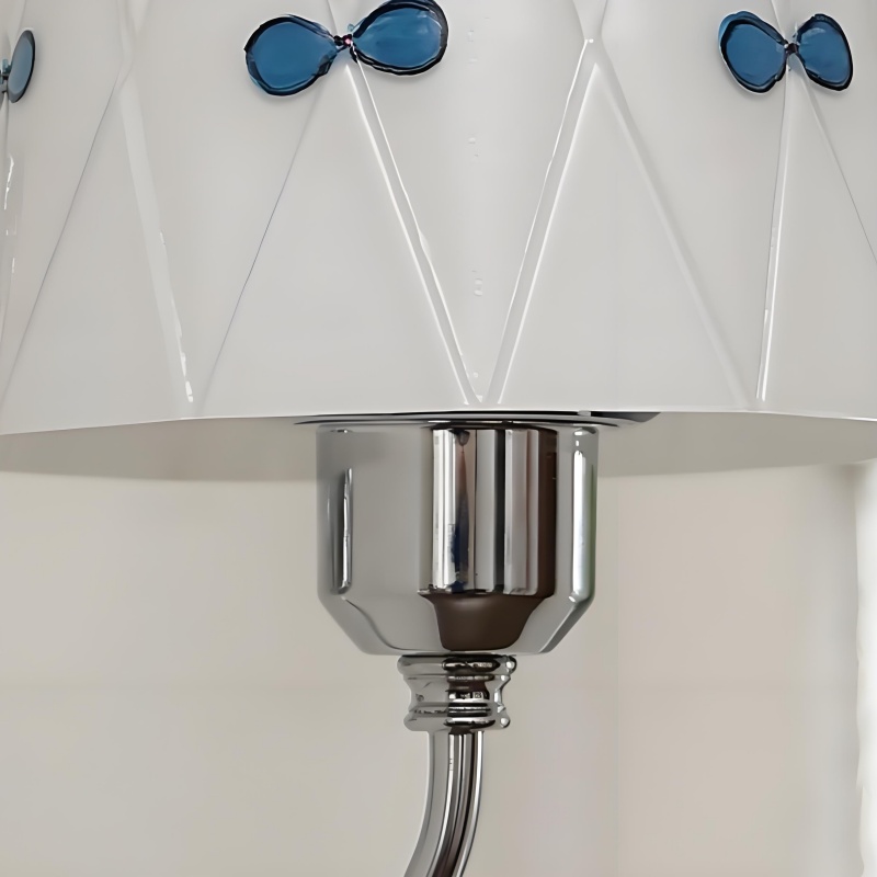 Close view of the lamp holder and glass shade