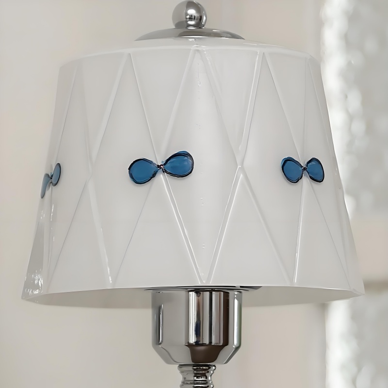 Close view of the bow knot glass lampshade