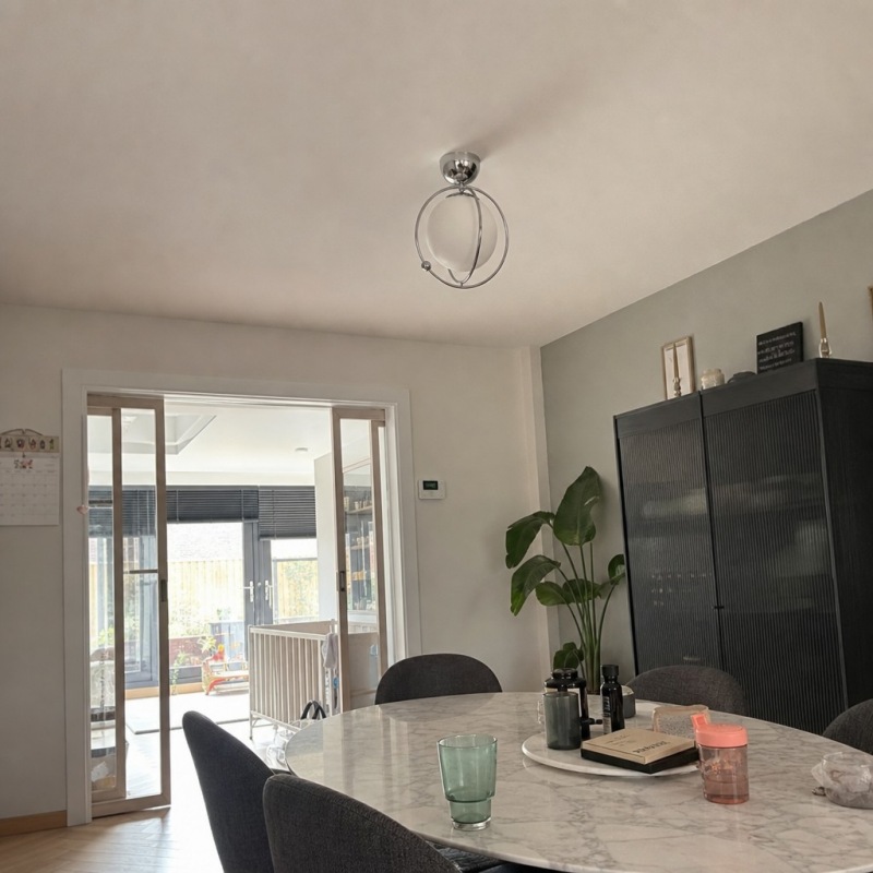 Customer room photo with Kallera ceiling light