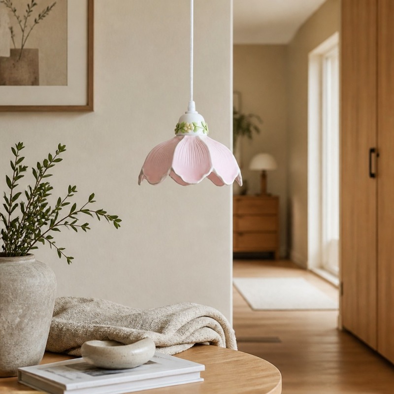 Flower pendant lamp in a cozy room